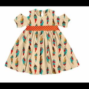 Feather cold shoulder